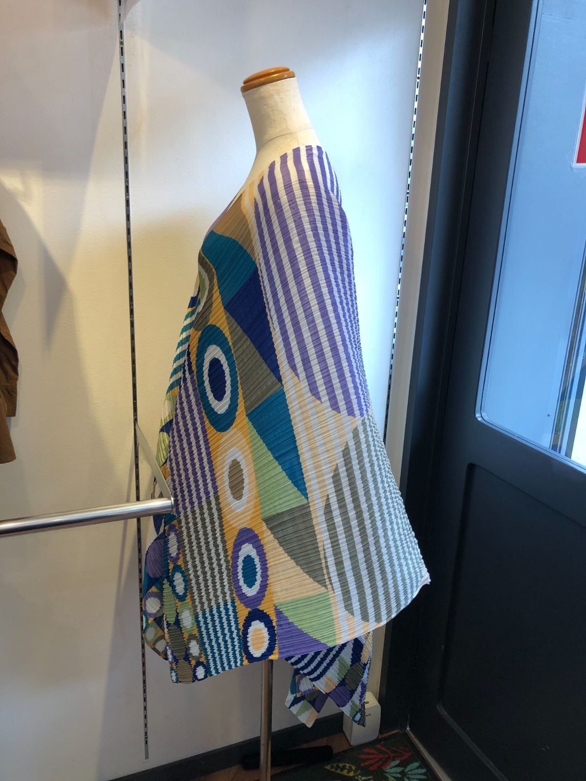 521 PLEATS PLEASE プリーツプリーズ イッセイミヤケ Madam-T マダムT ポンチョ ストール マルチ