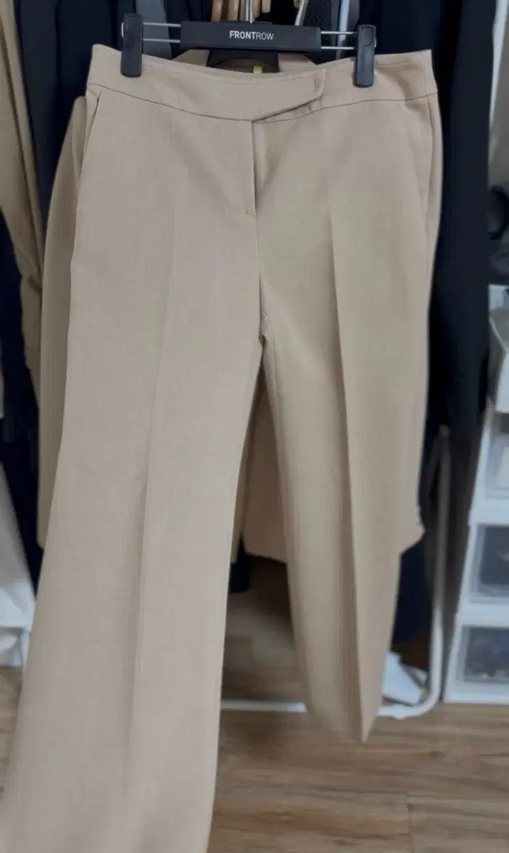 ベージュ ブレーザー