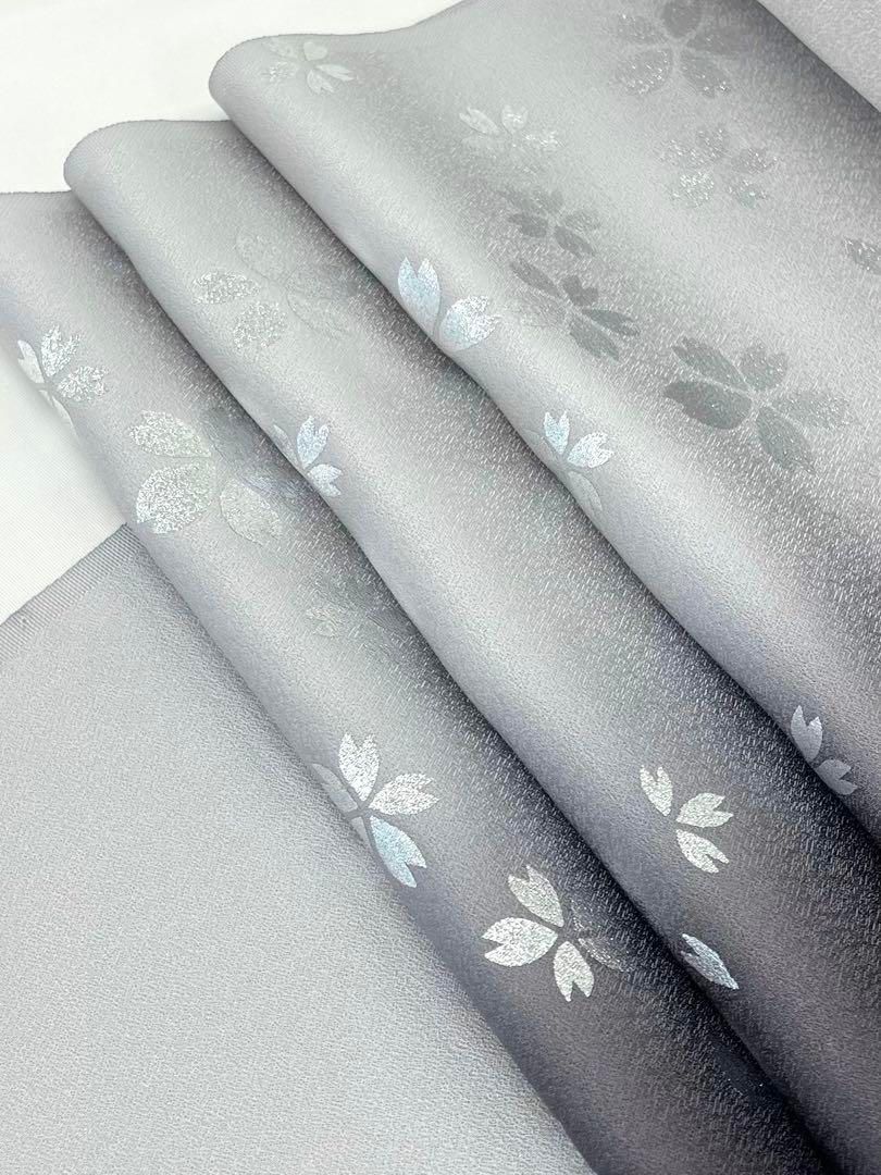 小紋 銀彩 紋意匠 櫻尽くし 霞色× 蝋色 正絹 反物 - メルカリ