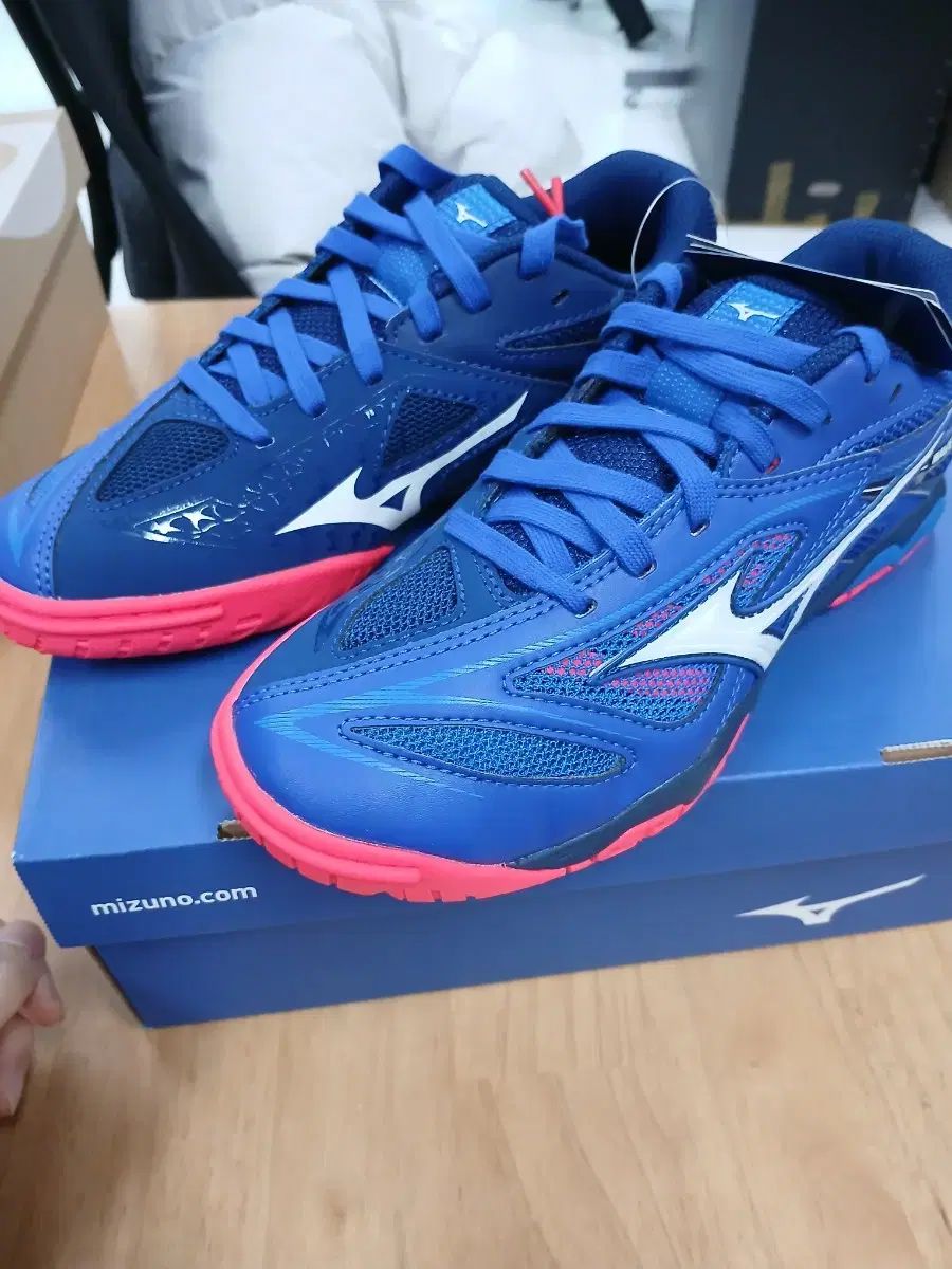 240 Mizuno ミズノ 波 メダル 6 ピンポンシューズ 81GA191520