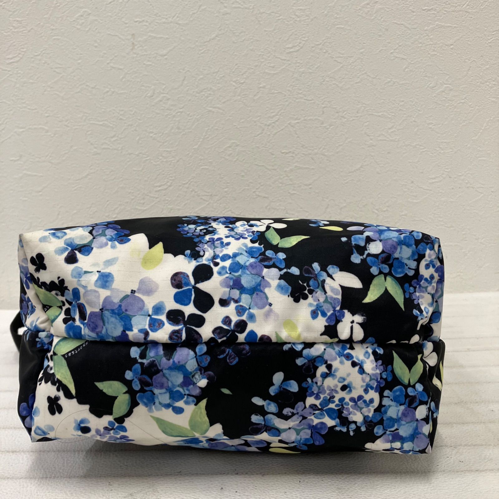 5302 LeSportsac レスポートサック ショルダーバッグ クロスボディ 肩 