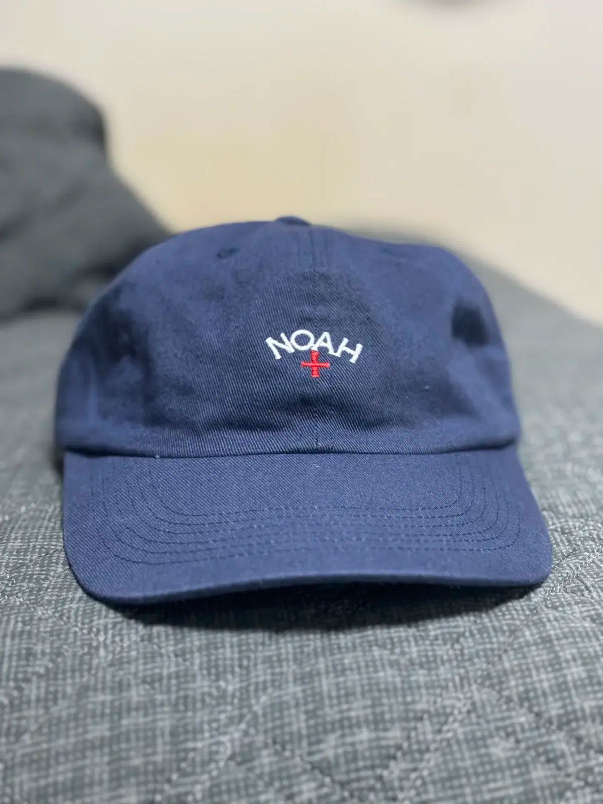 魅了される ノア ベースボールキャップ ネイビー