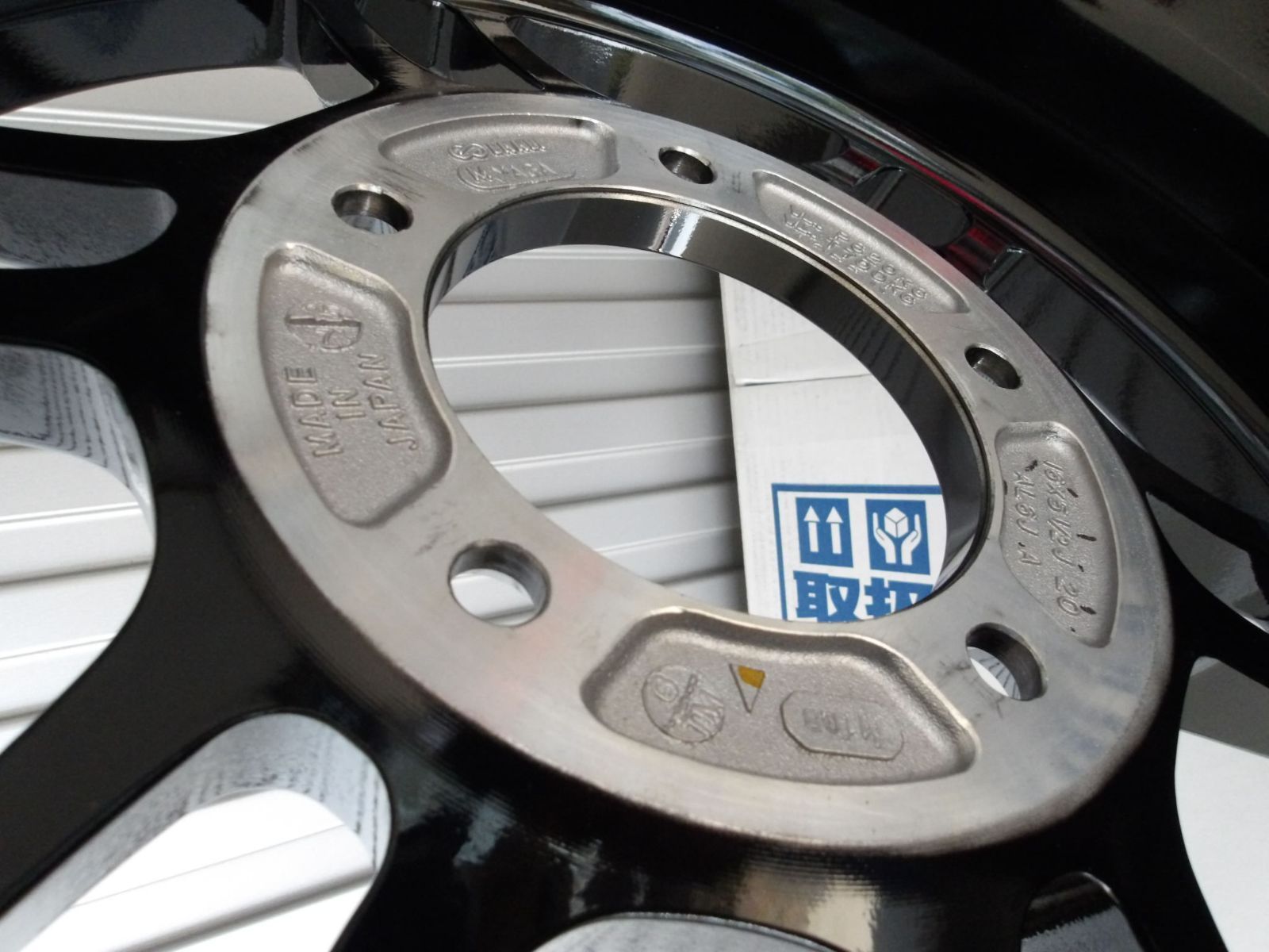 価格は最安値! 在庫あり 品 ジムニーＪＢ２３ 軽量１６インチ ４本セット RPT1 グロスブラック 送料無料。