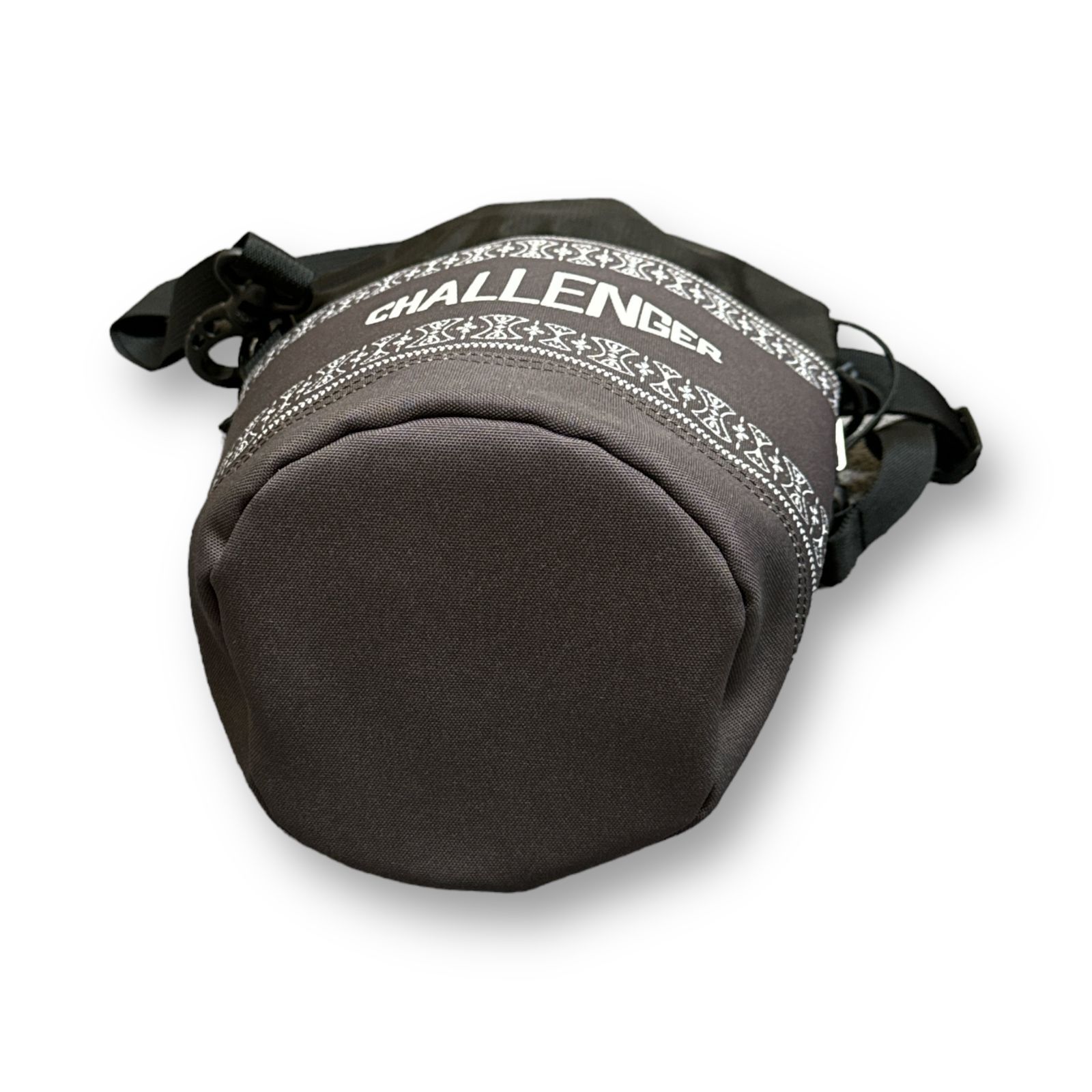 定価9900円 新品 CHALLENGER 24SS Bandana Kinchaku バンダナ巾着