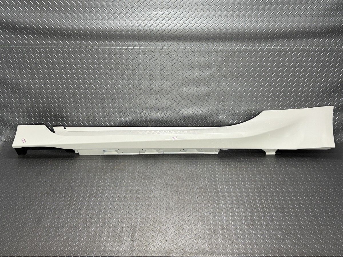 卸売 送料無料【新車外し】ZN8トヨタGR86/ZD8スバルBRZ 純正 サイド