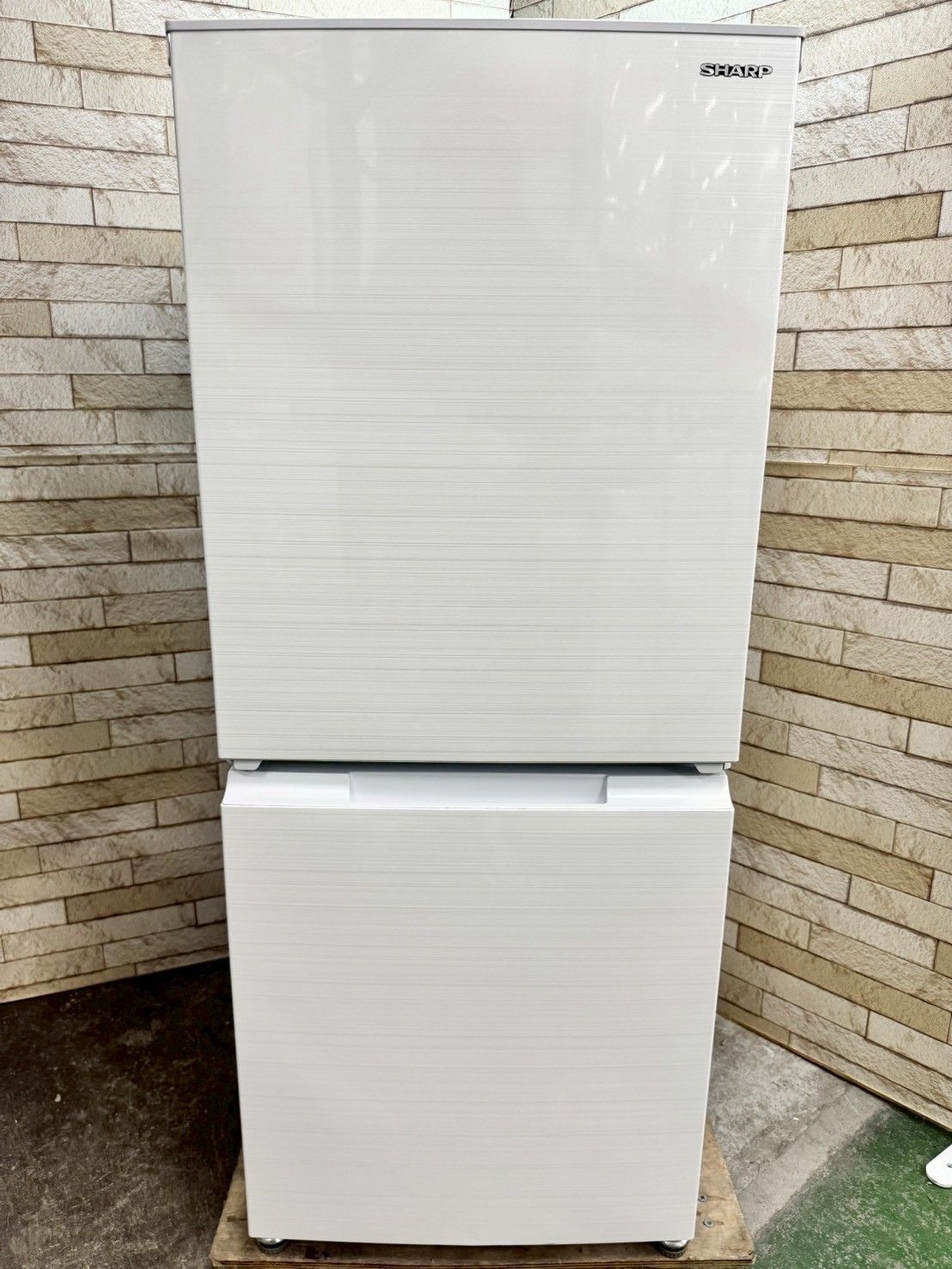 大阪送料無料★3か月保障付き★冷蔵庫★シャープ★SJ-D15G★IR-789 大阪送料無料☆3か月保障付き☆冷蔵庫☆シャープ☆2ドア☆2021年☆SJ