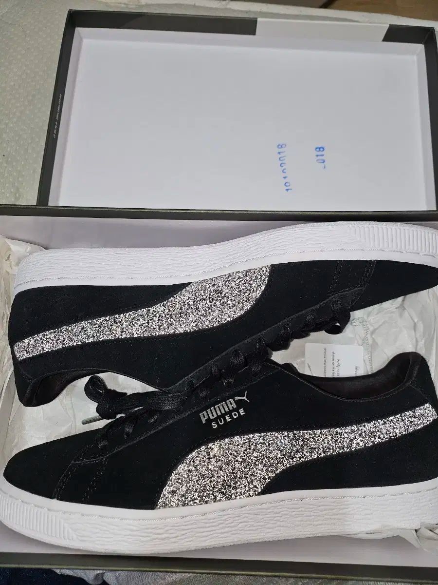 PUMA(プーマ) スエード 50 記念日 スワロフスキー コラボ 限定モデル 265 サイズ