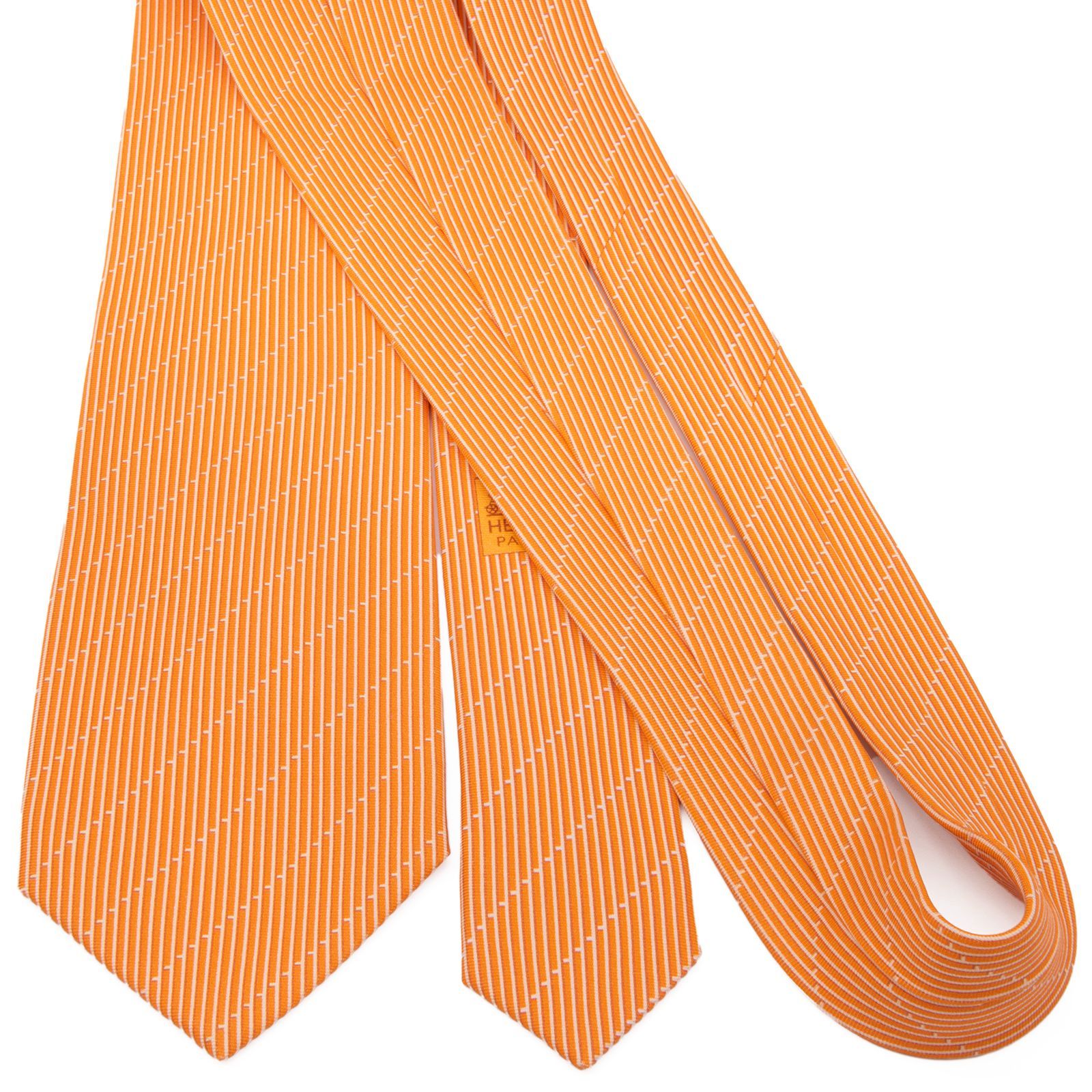 エルメス ネクタイ レギュラータイ プリントタイ メンズ レディース シルク 橙色 オレンジ 白 オフホワイト 赤 ワインレッド ビジネス カジュアル ストライプ シンプル ブランド 珍しい おしゃれ フランス製 P 301