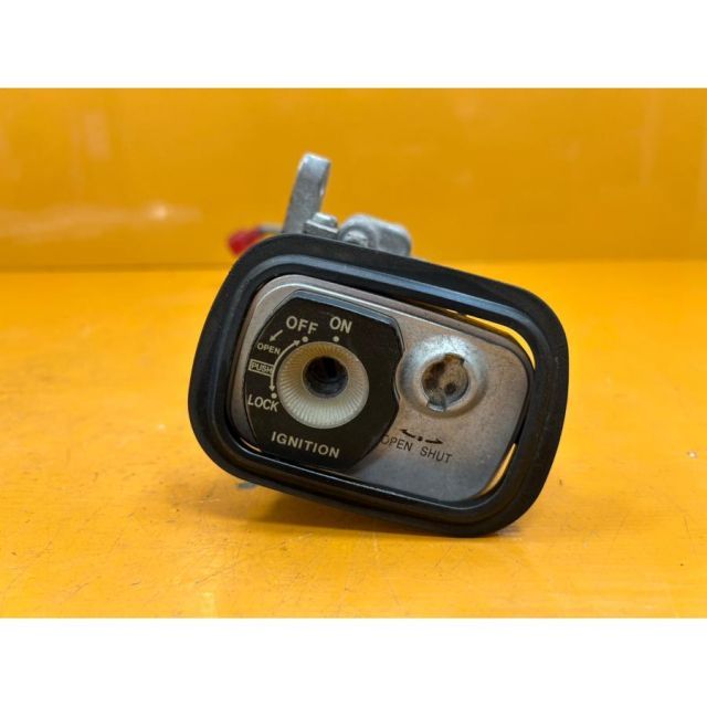 ヤマハ マジェスティ250 SG20J 純正シリンダー キーセットスマートキー ヤマハ マジェスティ250 SG20J 純正シリンダー キーセット