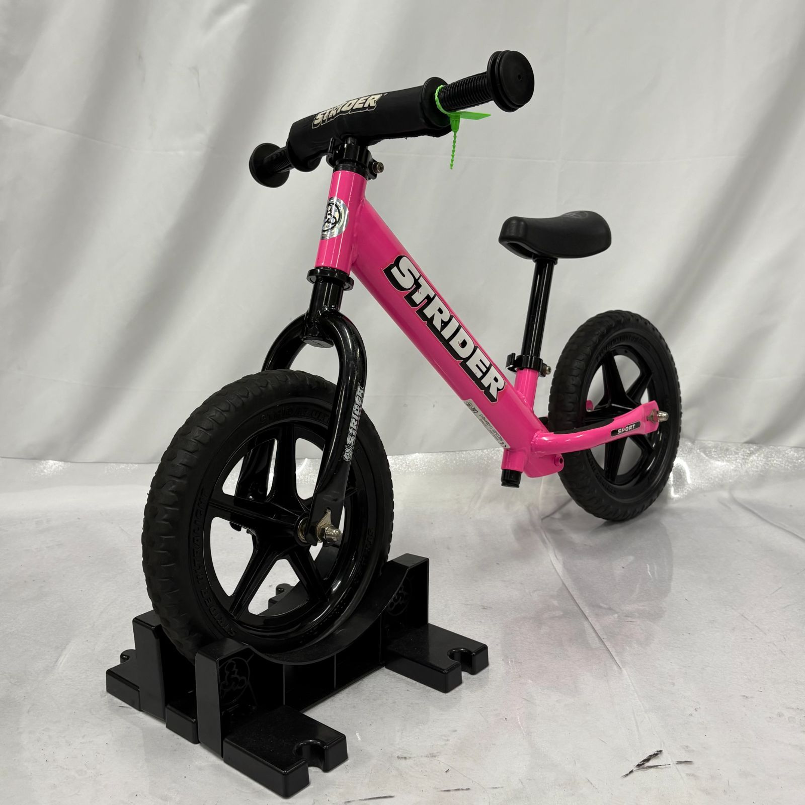 美品 STRIDER SPORT ストライダー スポーツ ピンク 日本正規品 12インチ