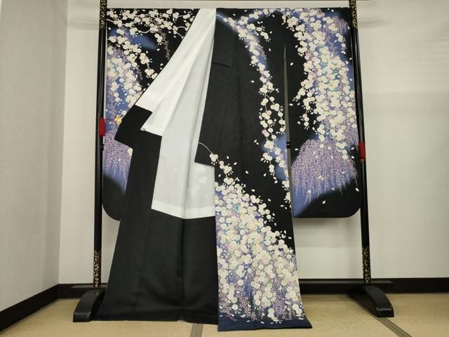 正絹振袖 黒地 梅の花 金箔装飾 未仕立て 振袖 22点セット「Dear 墨黒 牡丹と藤花」仮絵羽