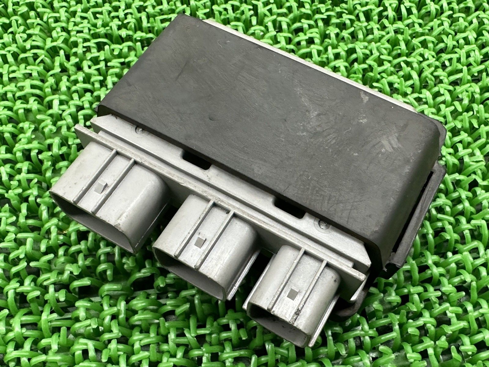 ZX-4R コントロールリレー 27002-0061 カワサキ 純正 中古 バイク 部品