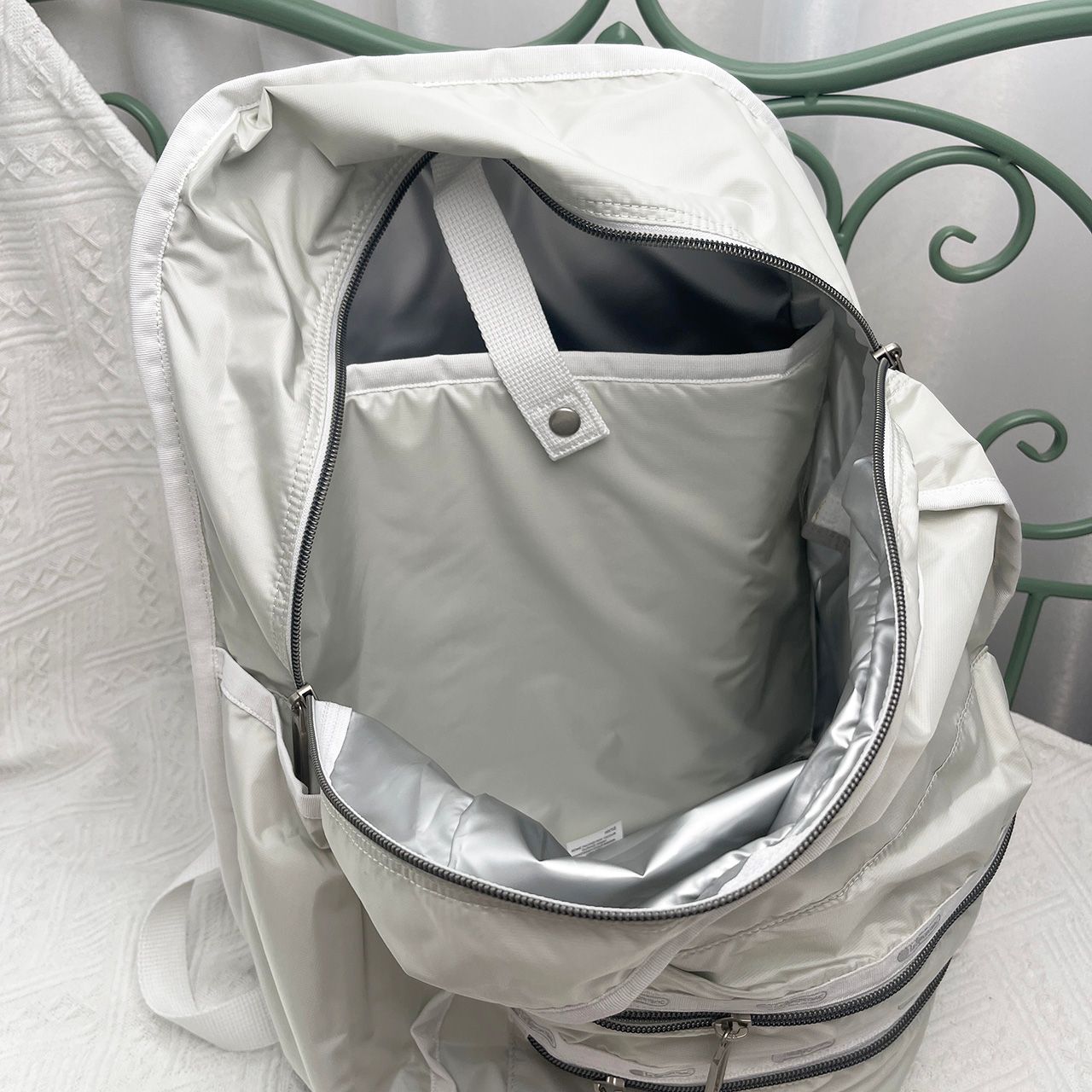 レスポートサック リュックバッグ 大容量 防水デザイン ホワイト