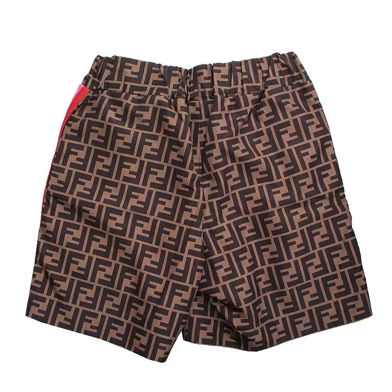 FENDI フェンディ