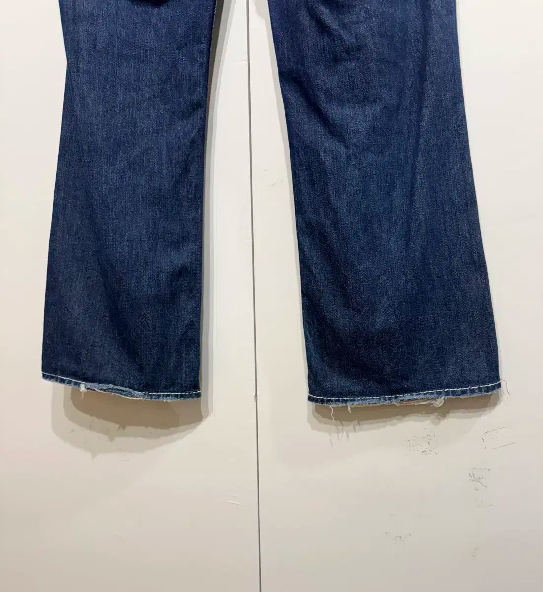 TRUE RELIGION ブーツカットパンツ KIRSH X TRUERELIGION ステッチポイントブーツカットデニム
