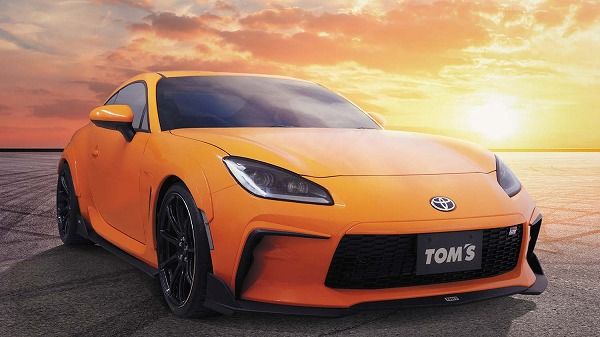 【専用】RAMZA様のみ TOM'S フロントバンパーガーニッシュ のパーツレビュー | RAV4