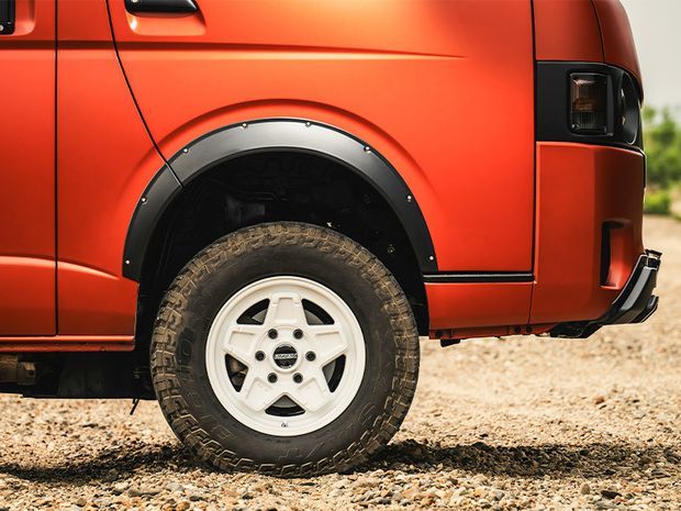 ハイエース 200系ESSEX 18インチオーバーフェンダー用4本 エセックス