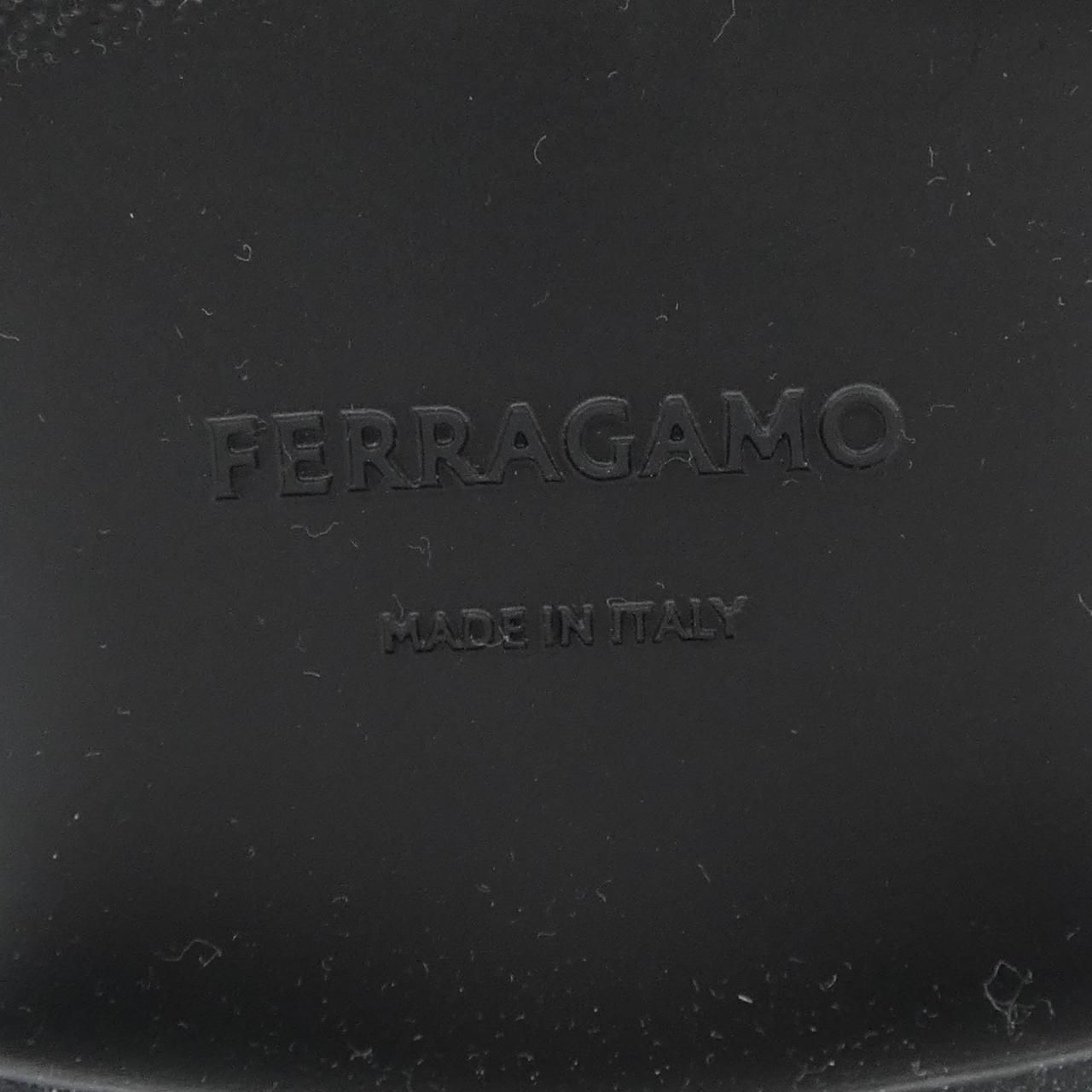 フェラガモ FERRAGAMO