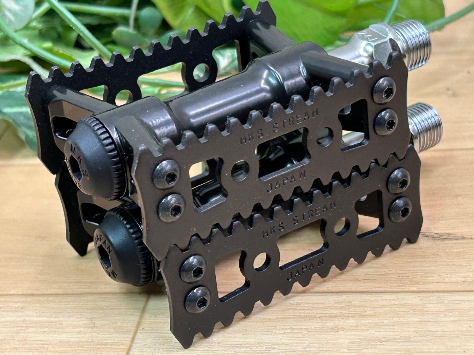 テルスポ イチ推し!! ほぼ未使用!! MKS SYLVAN STREAM NEXT BK 322g 