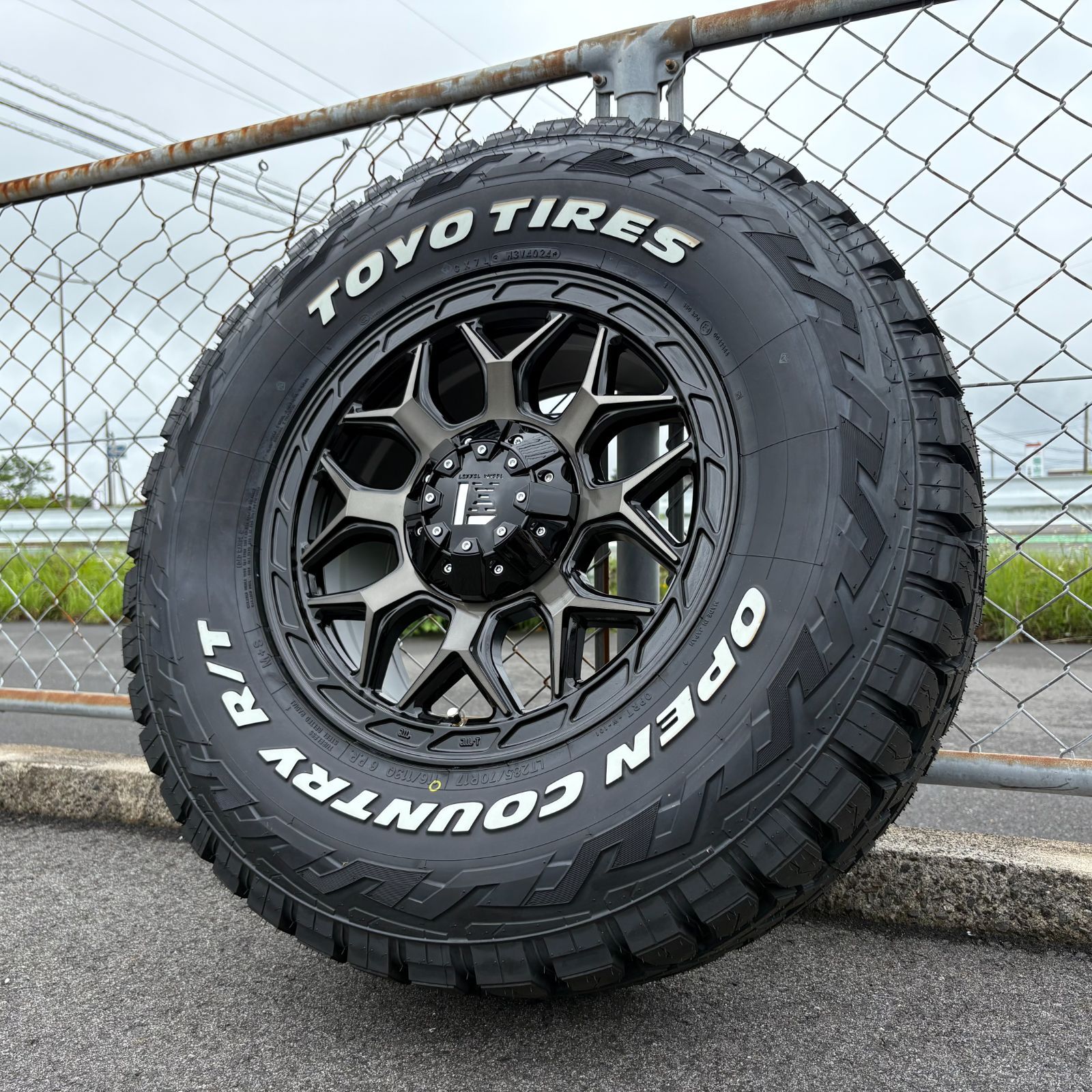 JKラングラーLT285/70R17 4本