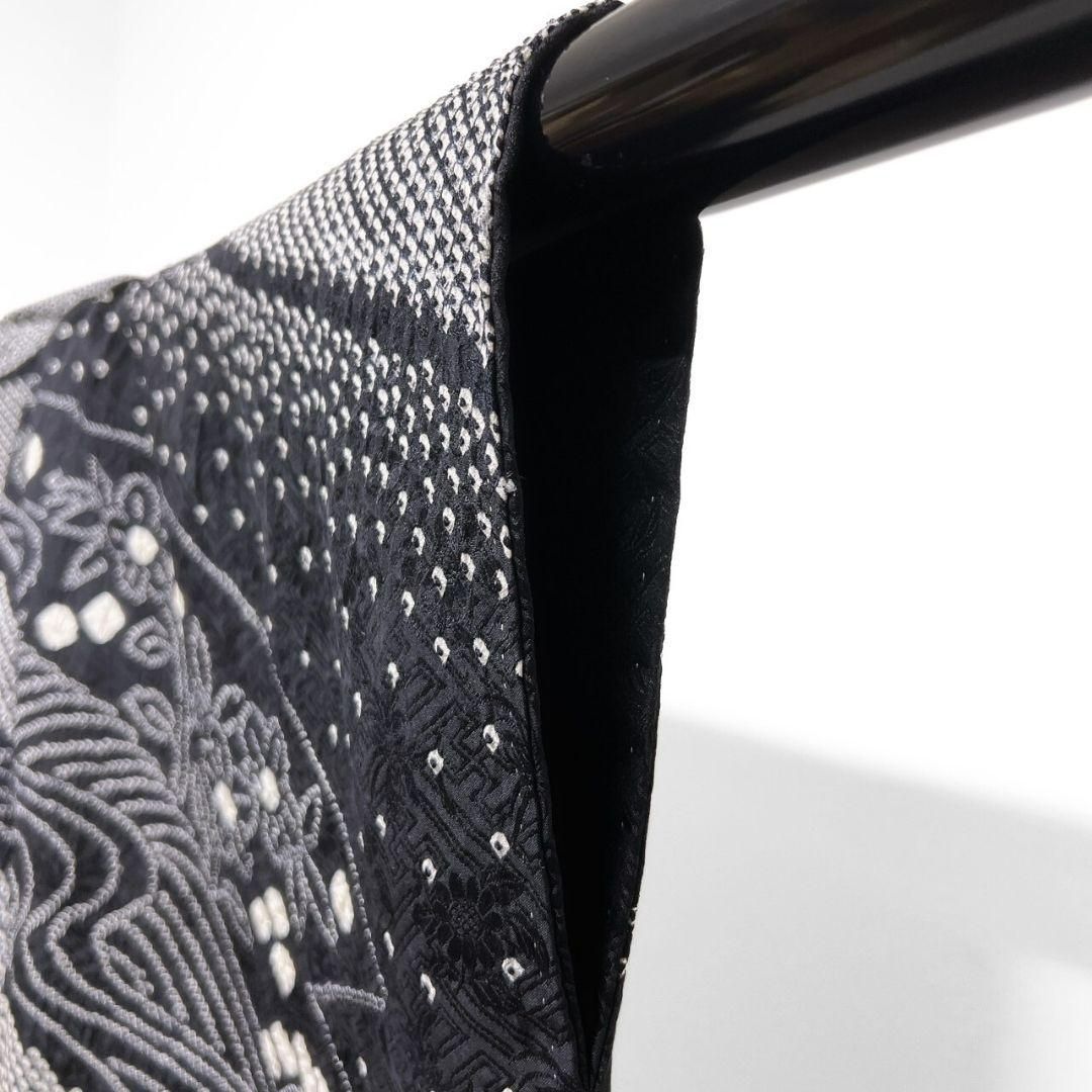 総絞り　裂取　桔梗　花模様　モノトーン　訪問着　　着物　013a p 総絞り裂取桔梗花模様モノトーン訪問着着物013a p