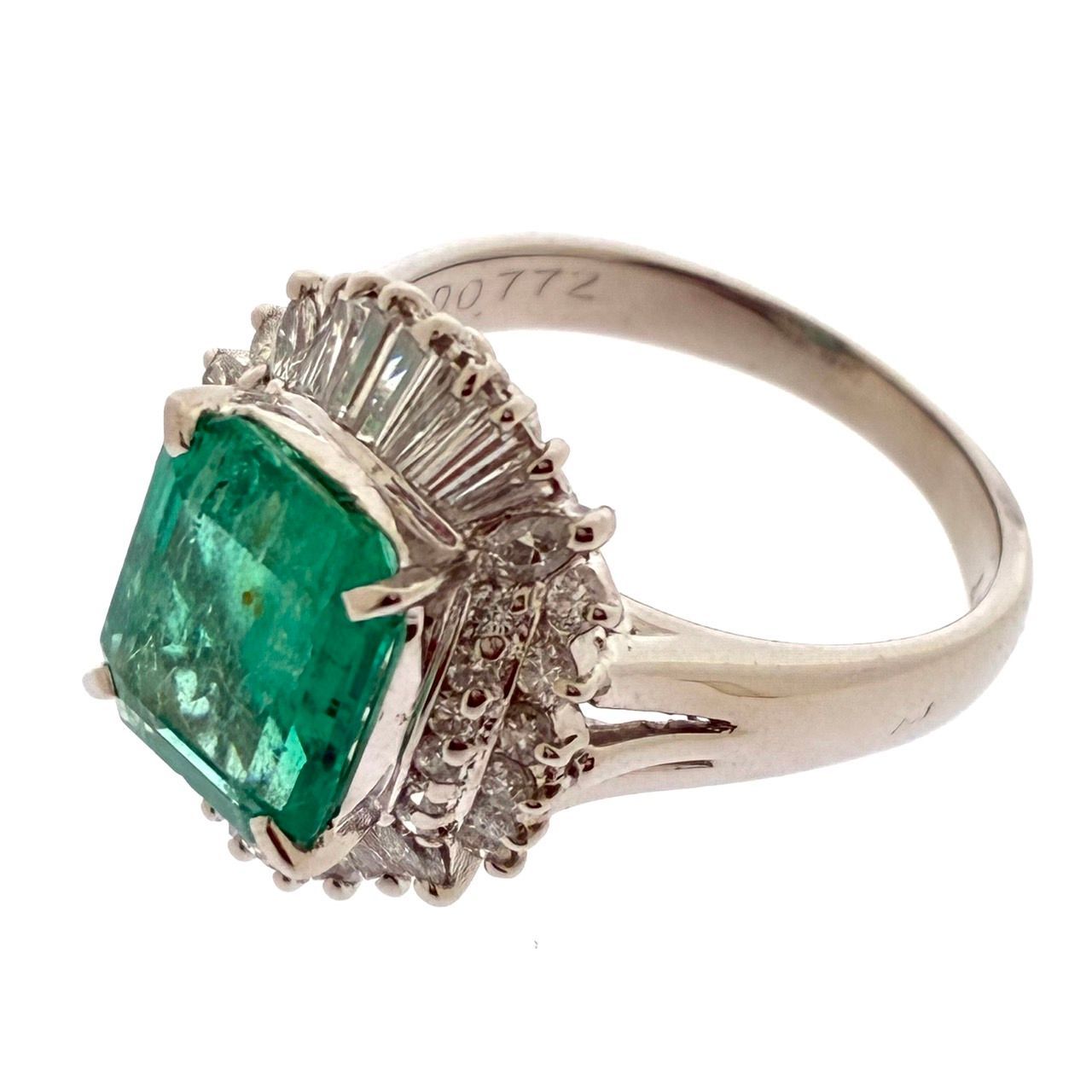 新品仕上済み Pt900 天然 エメラルド リング E:2.77ct D:0.772ct