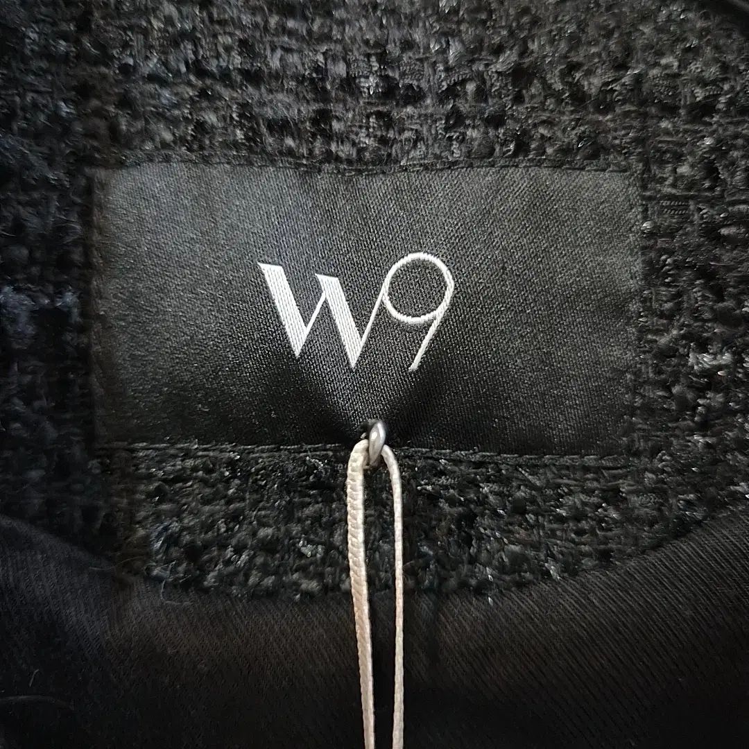 w9