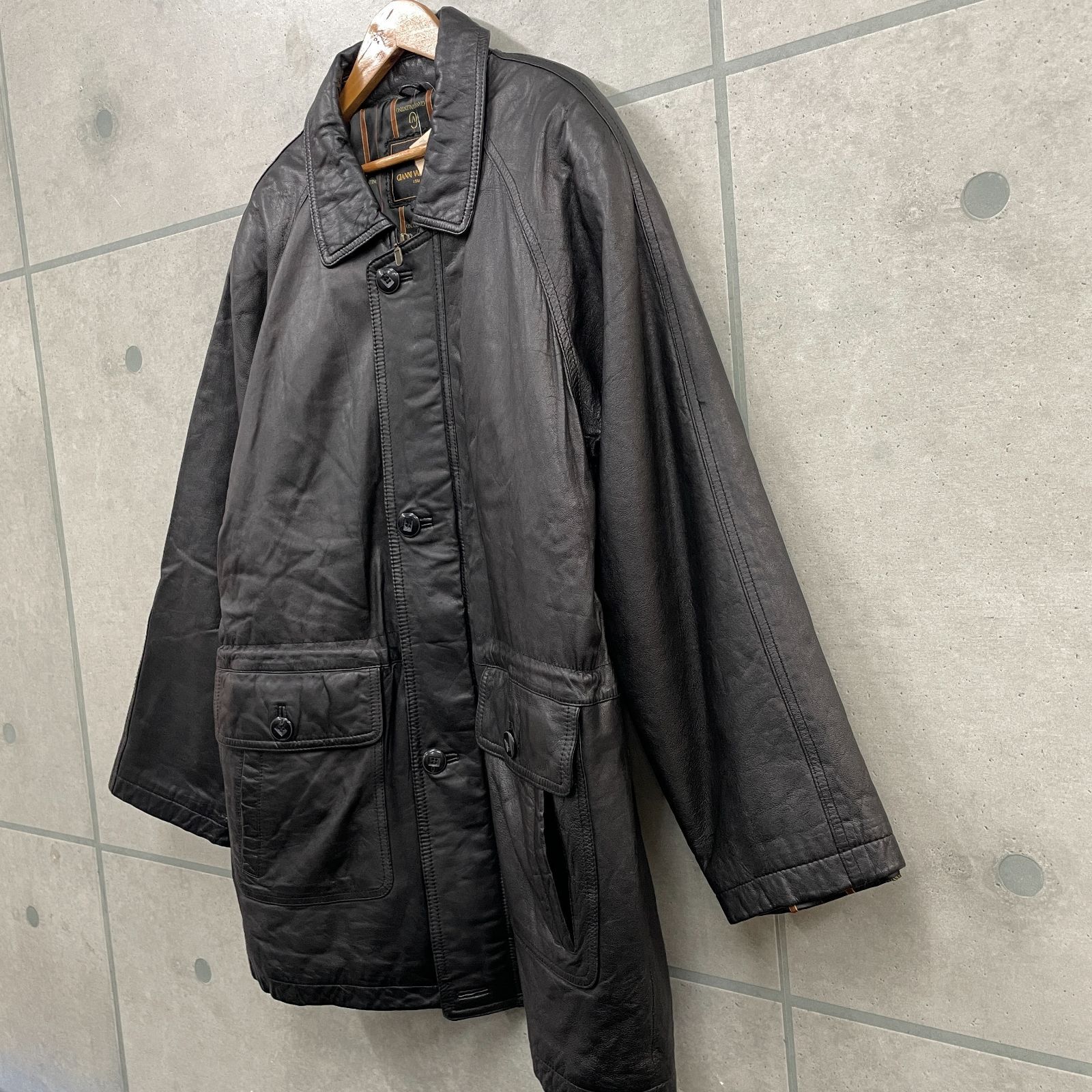 レア GIANNI VALENTINO ジャンニバレンチノ 裏地ロゴ総柄 レア GIANNI VALENTINO ジャンニバレンチノ 裏地ロゴ総柄