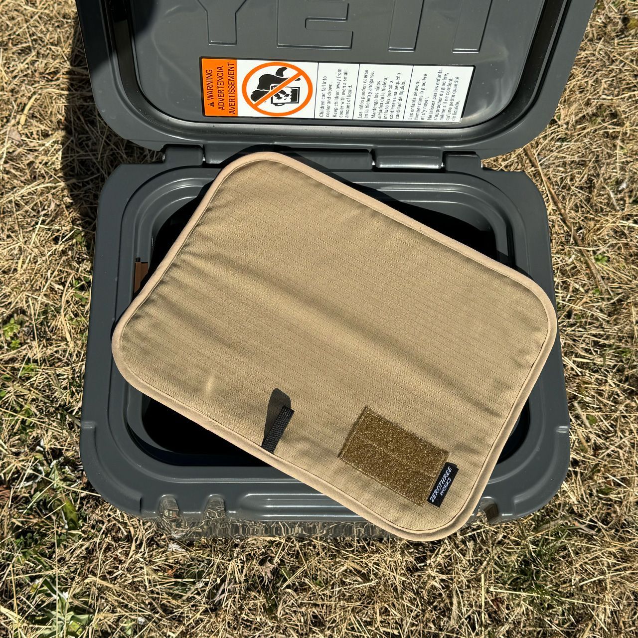 すけー　日本未発売ベルト付き　YETI GOBOX TAN YETIローディ24用 内蓋『Z-INNERLID-YETI24-TAN（タン