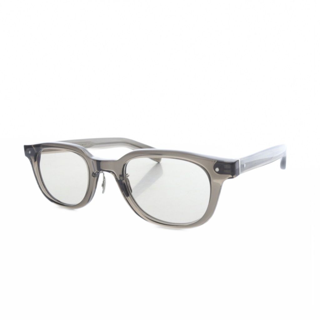 ダークブラウン