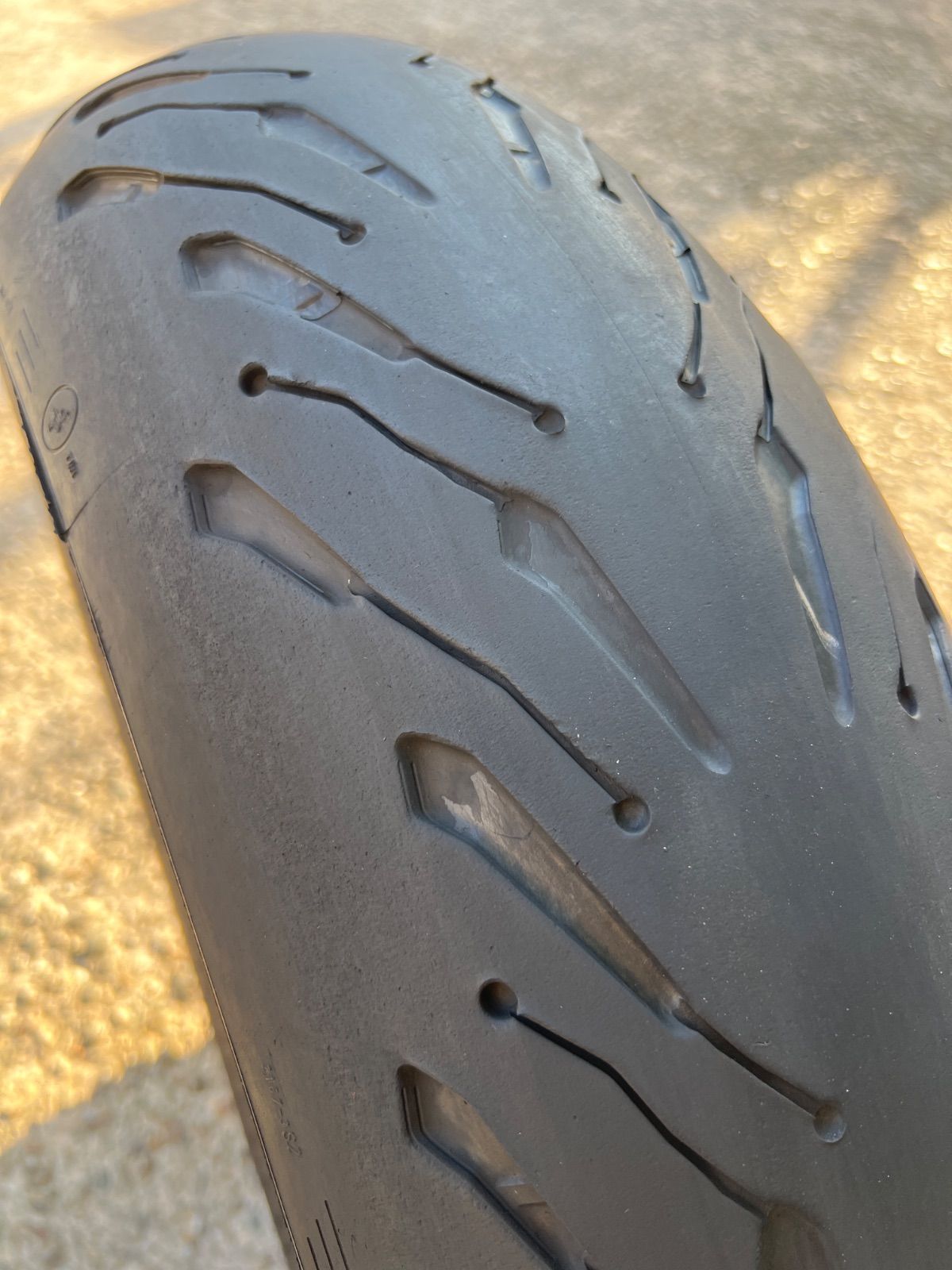 ミシュラン　ロード5　前後セット120/70ZR17、190/55ZR17 Amazon.co.jp: ミシュラン ロード5 前後セット 120/70ZR17 190