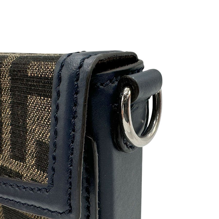 フェンディ FENDI 斜め掛けショルダーバッグ バゲット ソフトトランク 