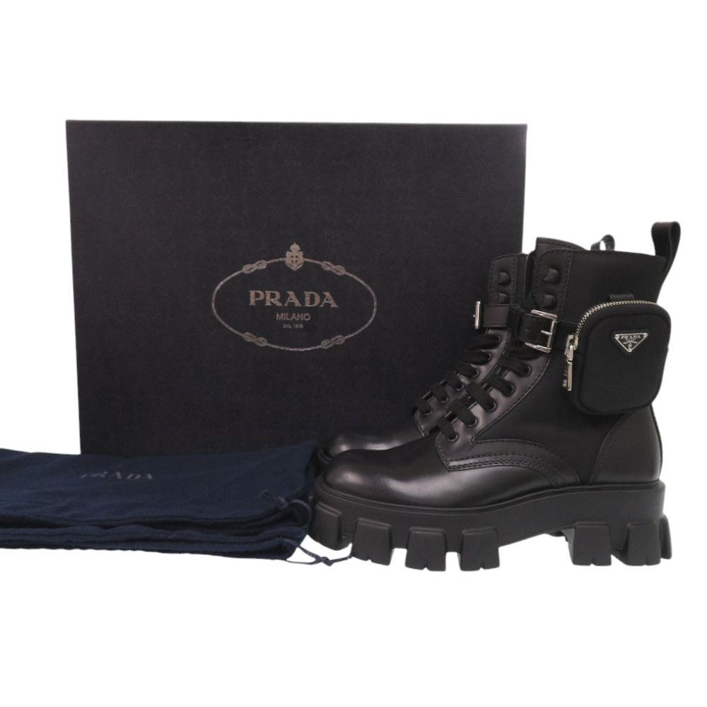 ブラック プラダ モノリス ポーチ付 ブラッシュドレザーX Re-nylon ブーツ | PRADA