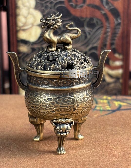 銅器 象首耳八稜三足双耳双龍薫香炉  盤香炉  檀香炉 工芸品 美術品 置物 銅器 象首耳八稜三足双耳双龍薫香炉 盤香炉 檀香炉 工芸品 美術
