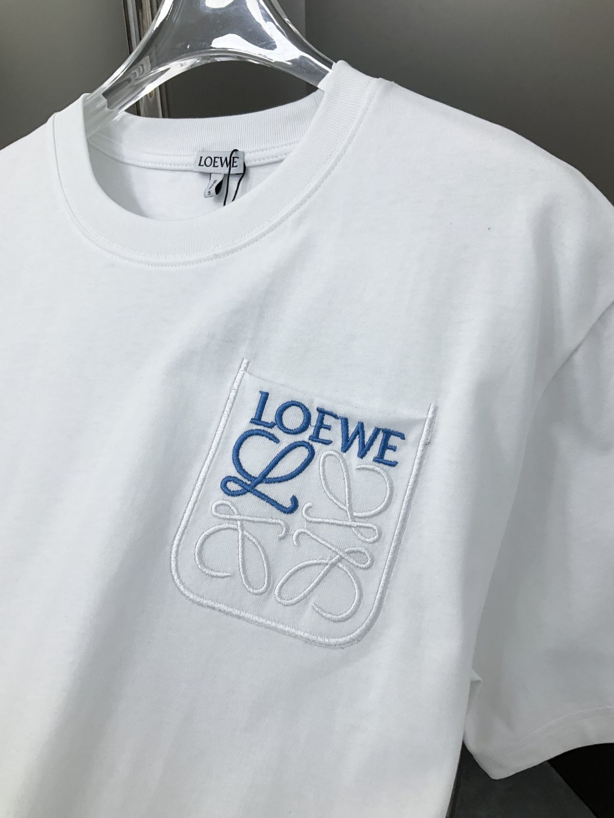 LOEWEロエベ男女兼用ポケット立体刺繍半袖Tシャツ - メルカリ