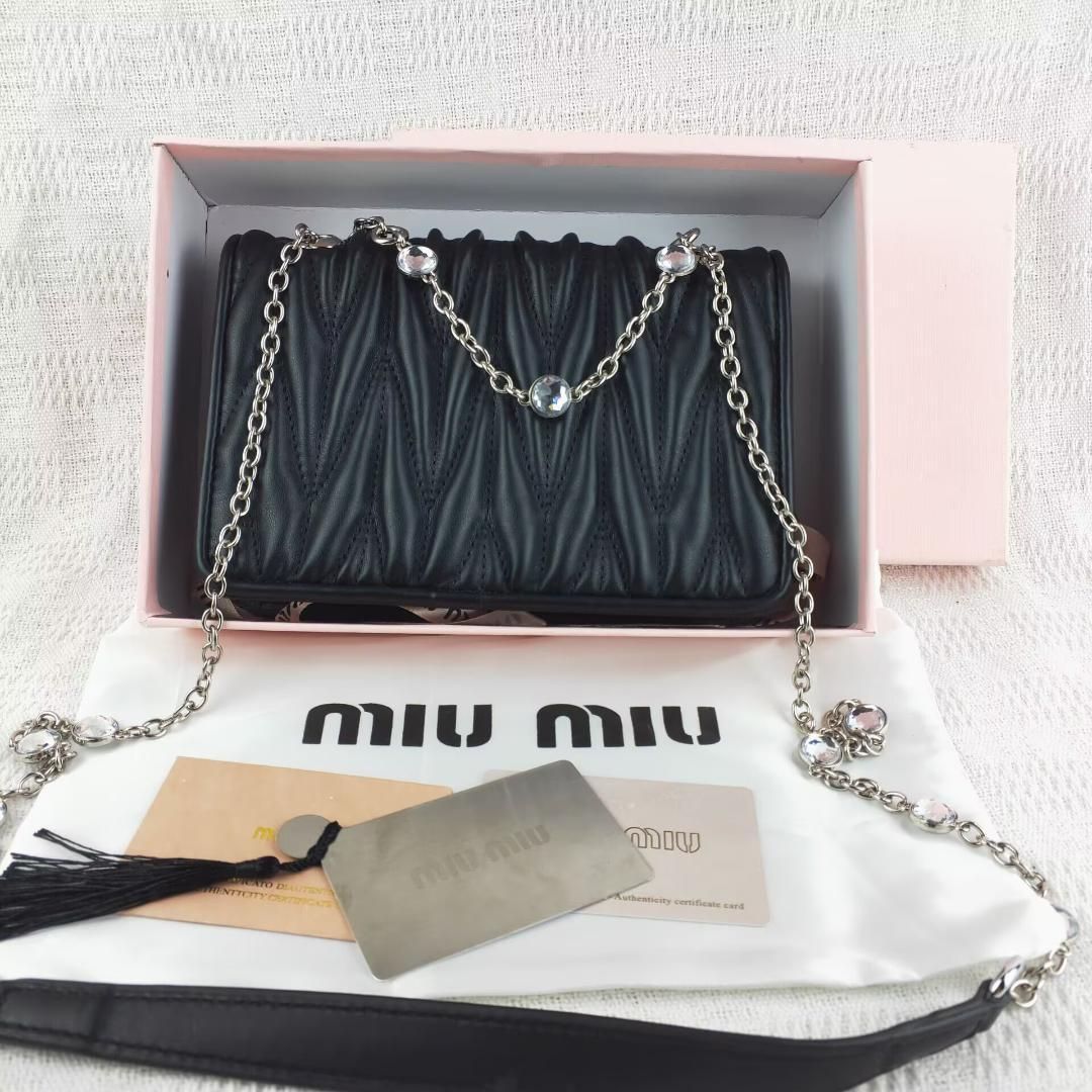 【MiuMiu直営】現地セール！マトラッセ ショルダーバッグ BLACK MIU MIU(ミュウミュウ) マテラッセチェーンショルダーバッグ