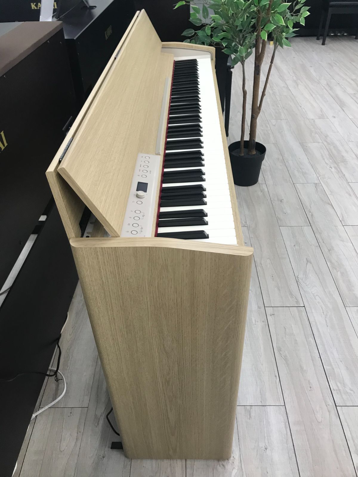 ☆70006【電子ピアノ】ROLANDF701LA2023年製