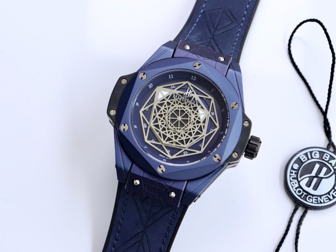 です HUBLOT腕時計