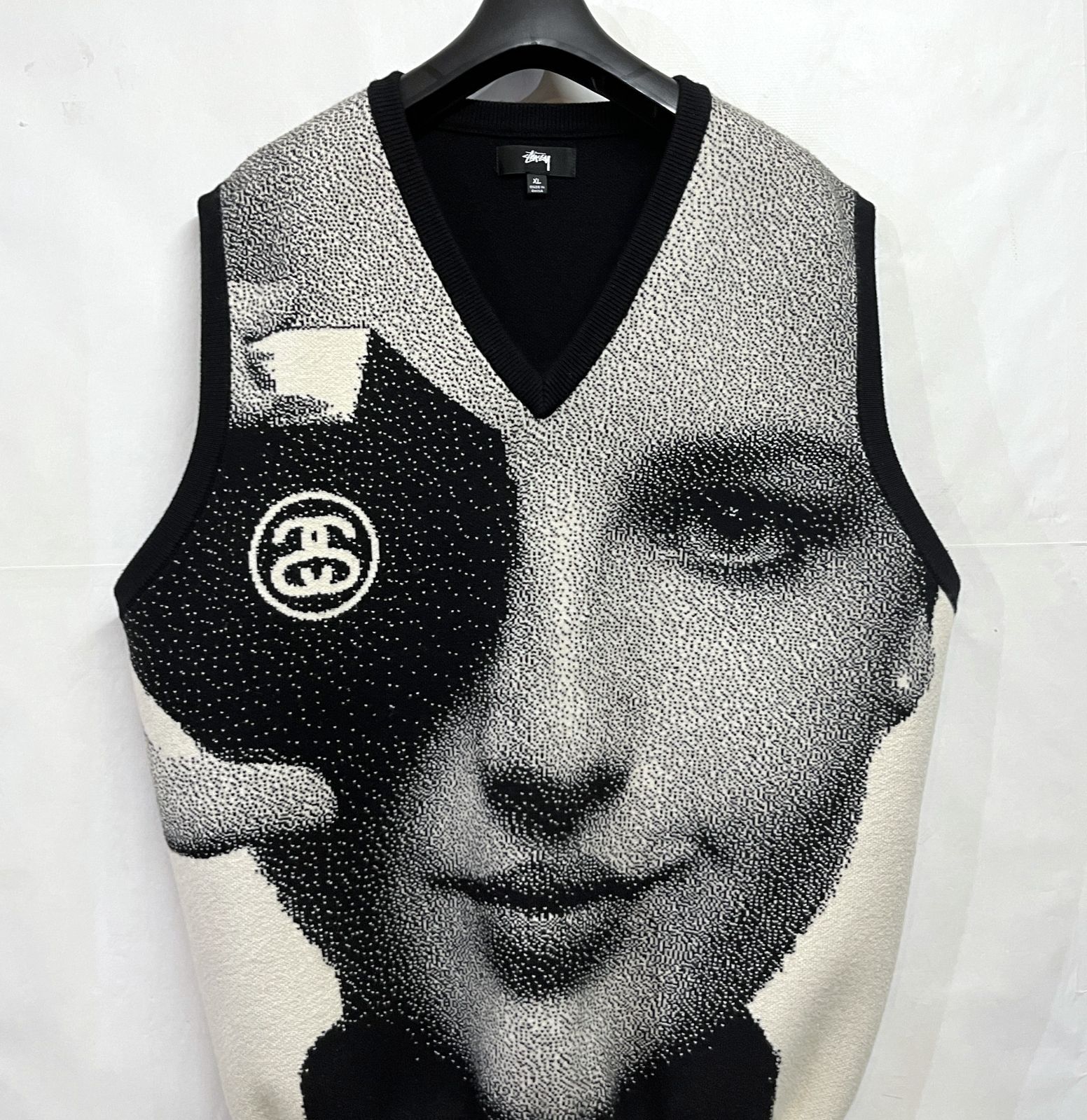 stussy photo jacquard vest カールラガーフェルド S STUSSY｜ステューシー Photo Jacquard Vest フォト ジャガードベスト