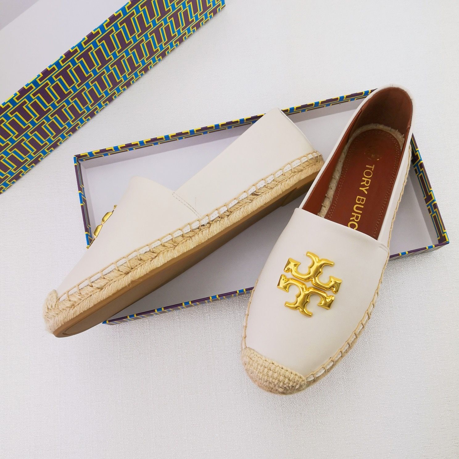 新品未使用　Tory Burch トリーバーチ　ロゴスリッポンシューズ24cm 新品未使用Tory Burch トリーバーチロゴスリッポンシューズ24cm