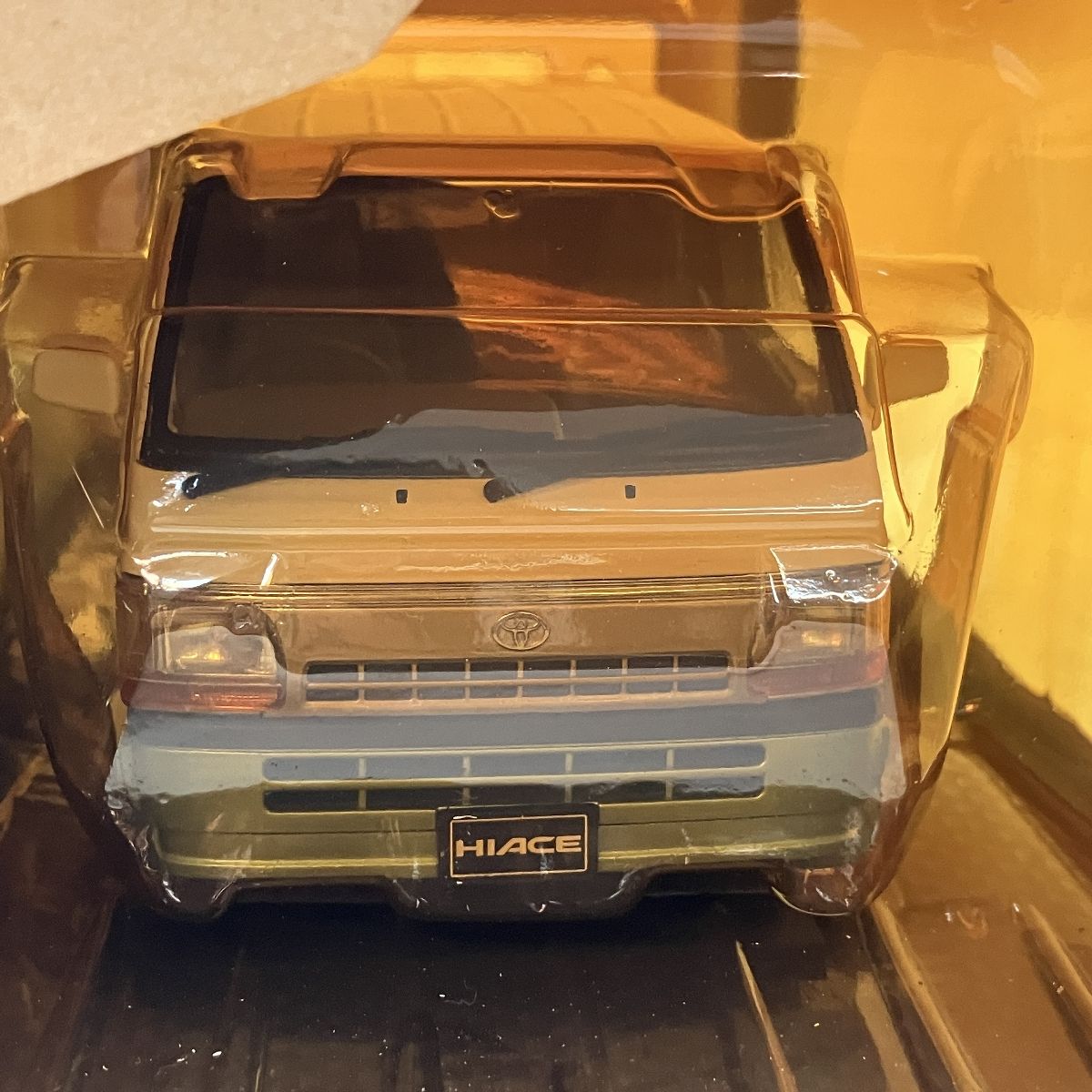 DISM 1/24 トヨタ ハイエースバン 100系 スーパーGL 中期型 1996年式 白