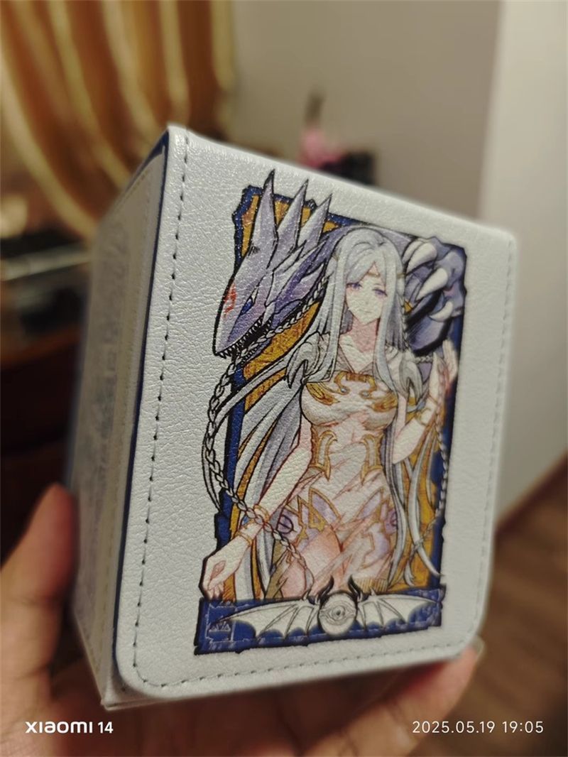 遊戯王 デッキケース レザー調 青き眼の乙女 キサラ ブルー