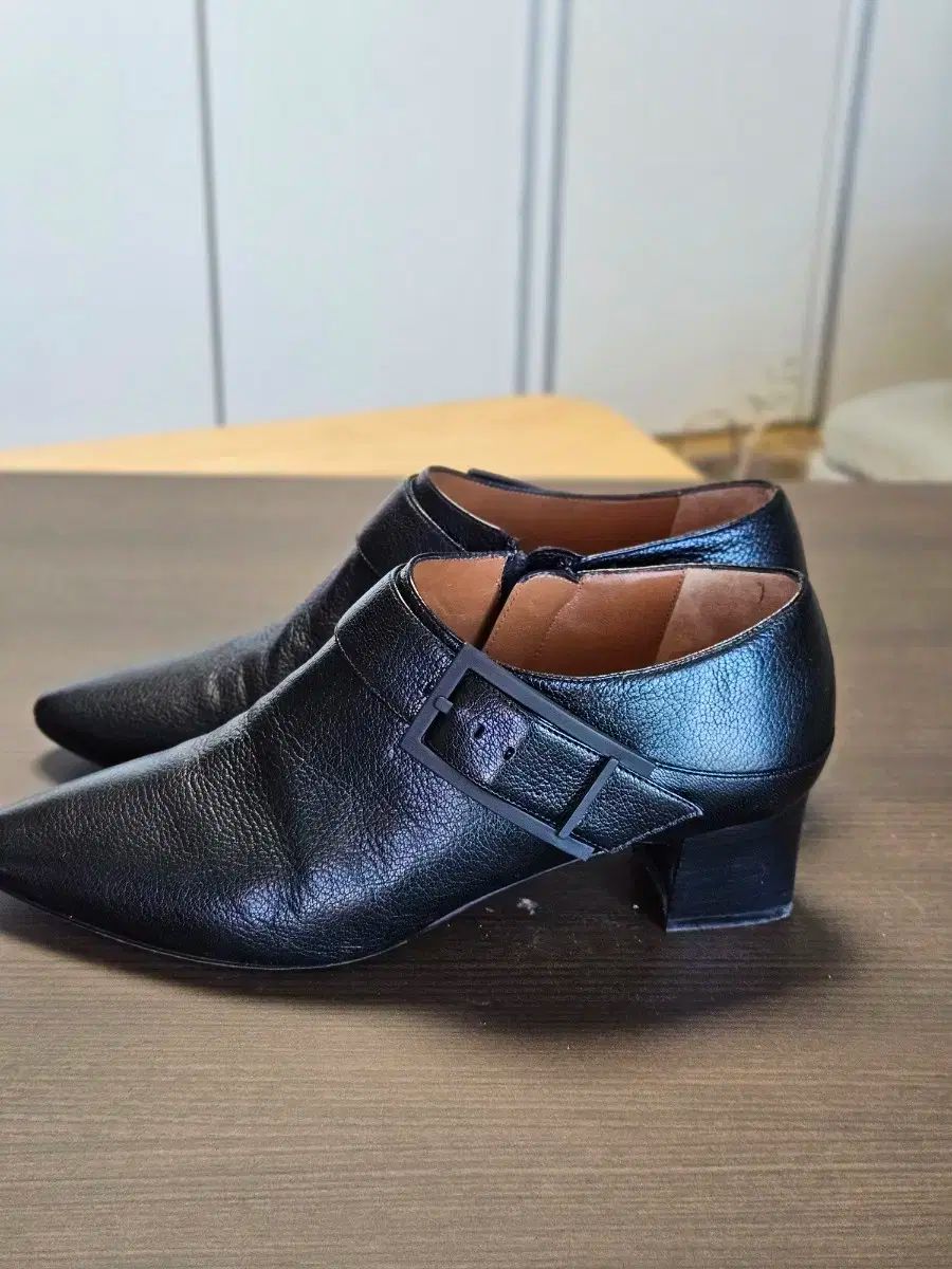 常識的な アクアタリア 黒 バックル 装飾 アンクル ブーツヒール