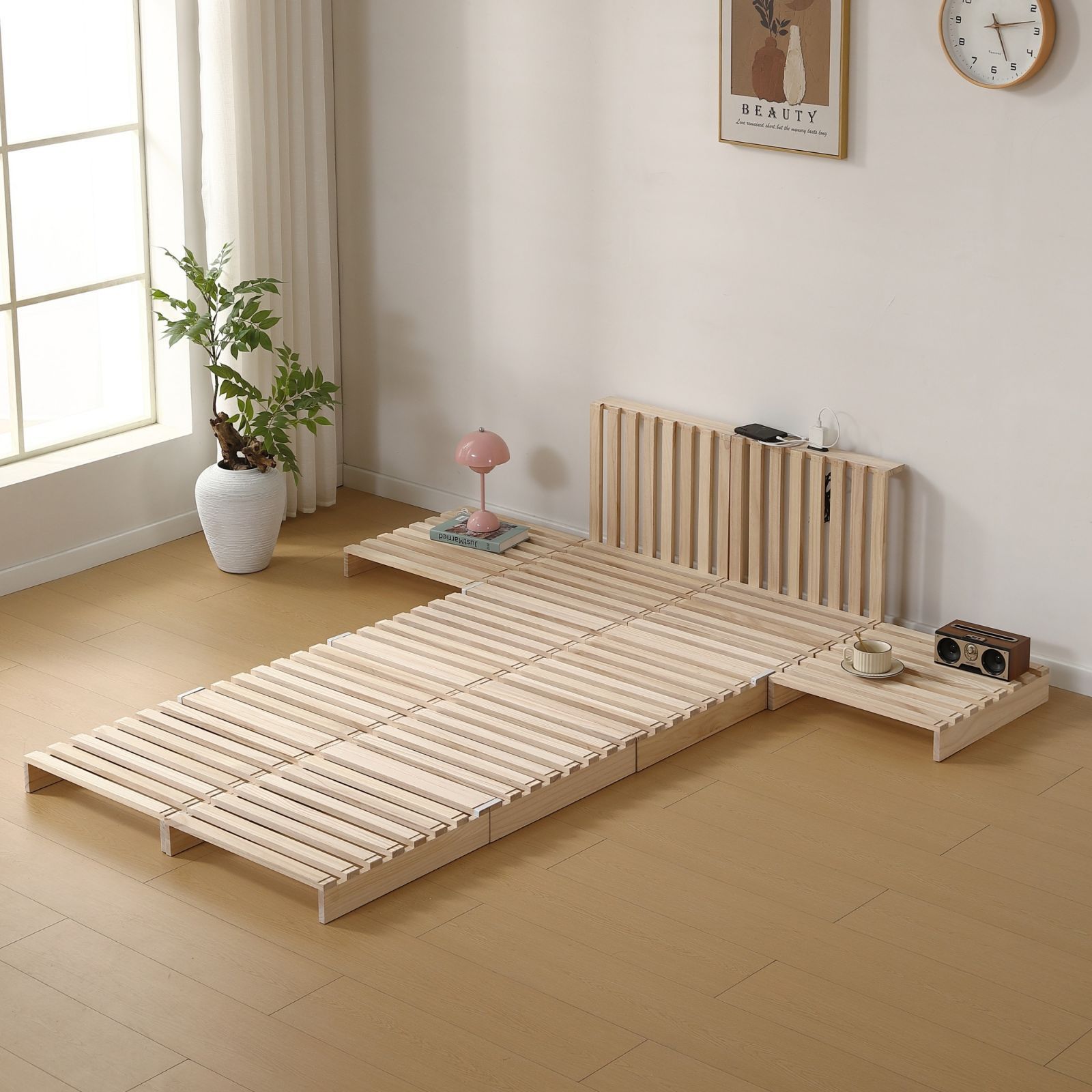 パレットベッド すのこベッド 12枚セット 50×50cm 耐荷重150kg コンセント付き 組み換え自由 積み重ね 天然パイン材 軽量 木製 ベッド パレット ロータイプ ベッドフレーム 省スペース 組立不要 北欧風 ナチュラル