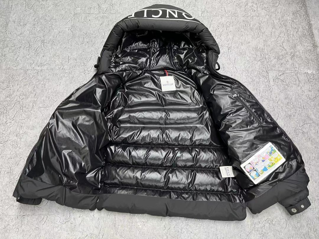 MONCLERモンクレール
