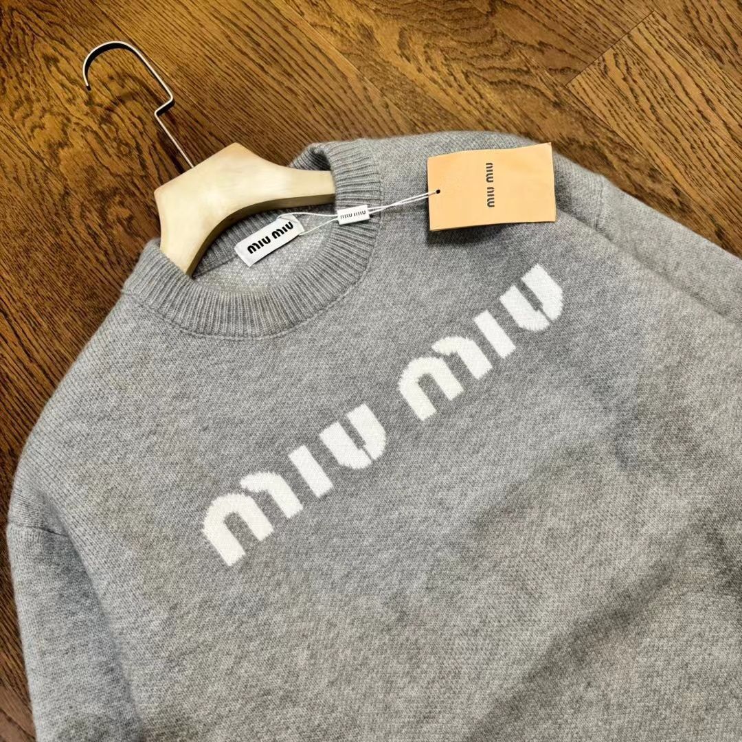 【クーポン有】洗練された◆MiuMiuミュウミュウ◆ロゴデザイン ウール＆カシミヤ  長袖ニット・セーター