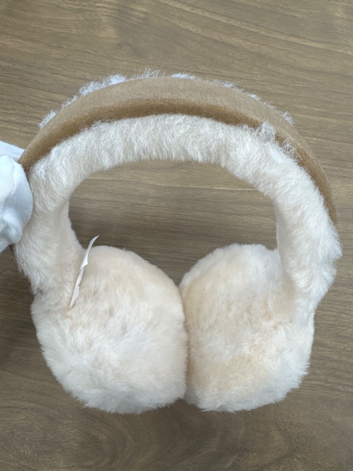 アグ UGG ロゴ イヤーマフラー イヤーマフ キャメル 耳当て - メルカリ