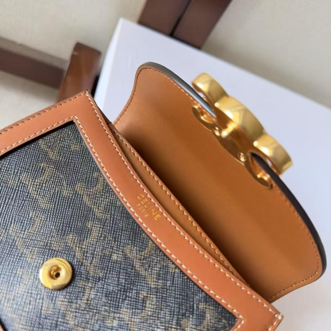 ショルダーバッグ