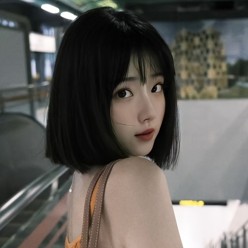 女性用シックなブラックボブウィッグ（前髪付き）- 耐熱性、ストレートカット、セレブスタイル、フリーサイズ - コスプレ、アニメ、ハロウィンに最適、コスプレアクセサリー|自然な外観|