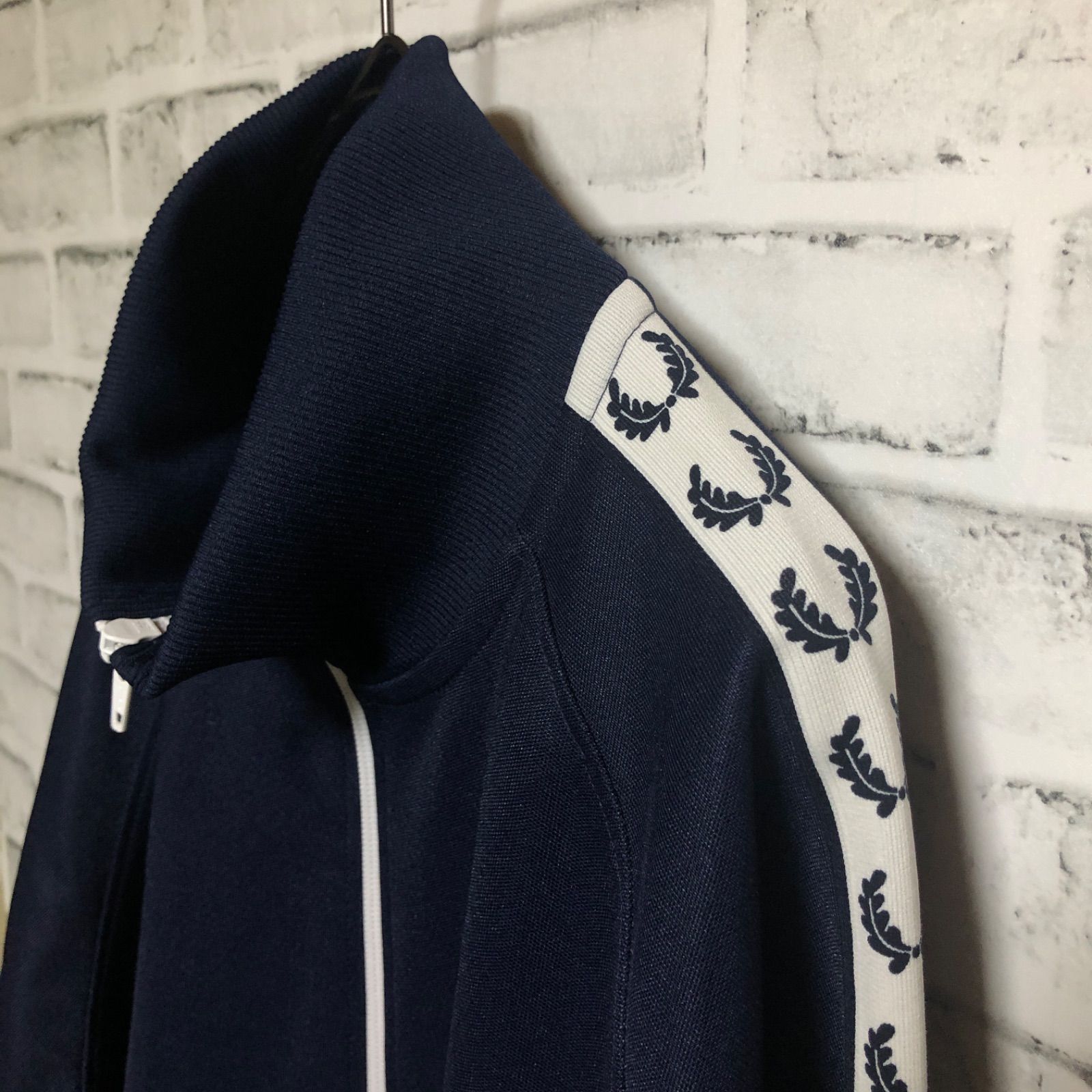XL⭐️Fred Perry トラックジャケット/ジャージ 刺繍月桂樹/テープ 